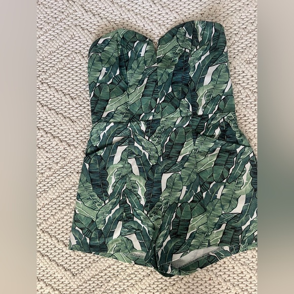 palm leaves strapless romper - Picture 3 of 4